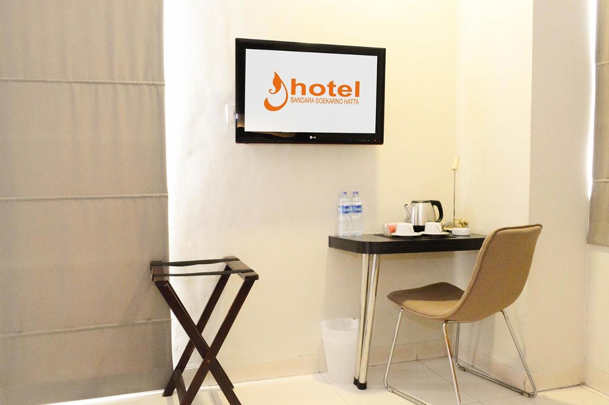 J Hotel - Bandara Soekarno Hatta - Housity