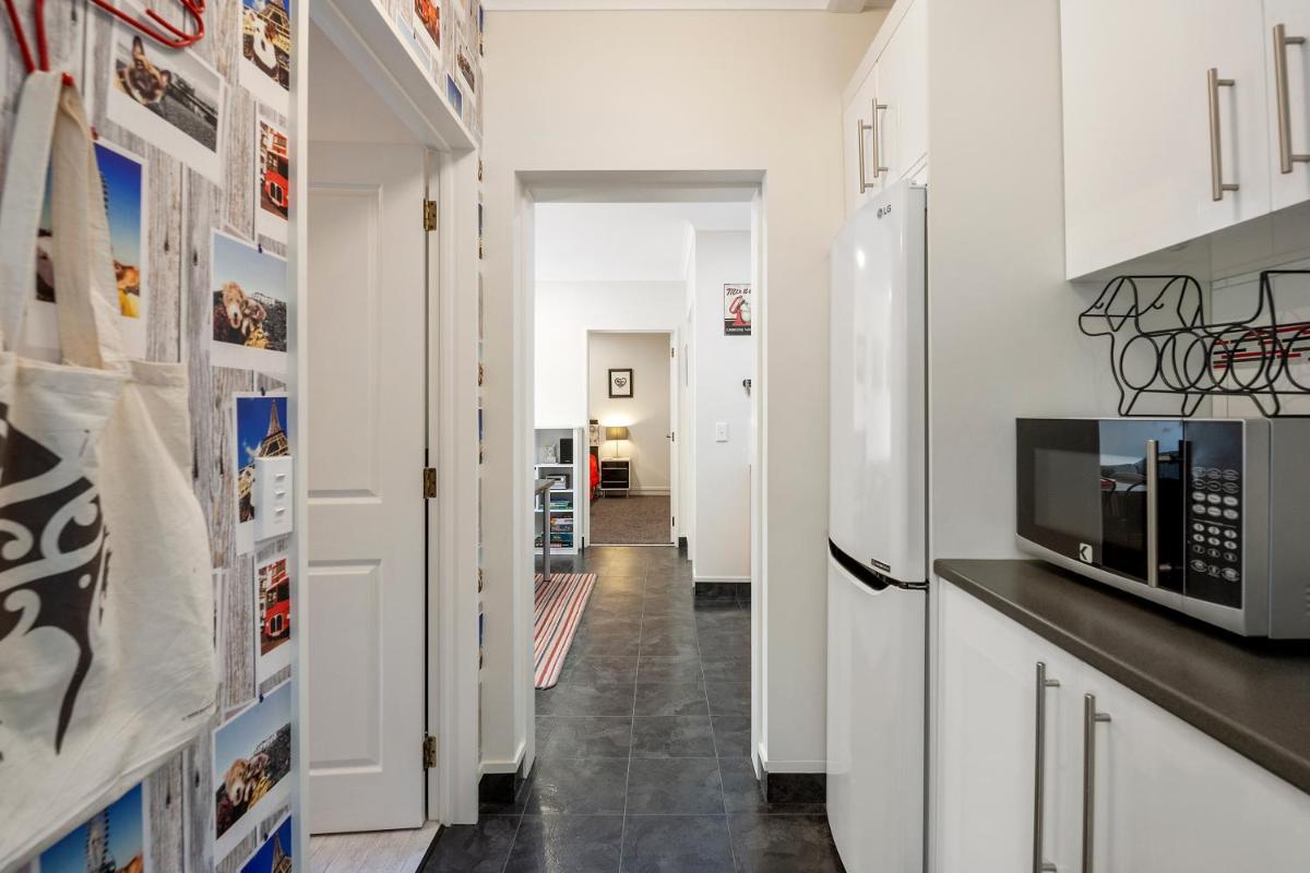 Acacia Bay Retreat - Acacia Bay Holiday Home - Housity