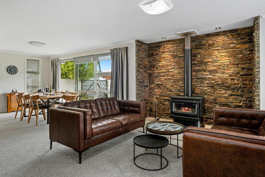 Maison de Maude - Lake Hawea Holiday Home - Housity