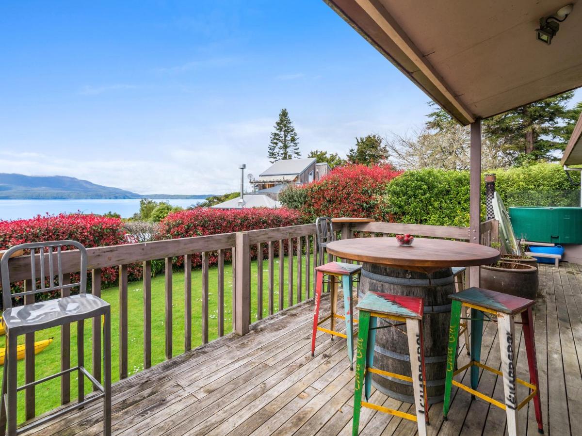 Lakeside Escape - Lake Tarawera Holiday Home - Housity