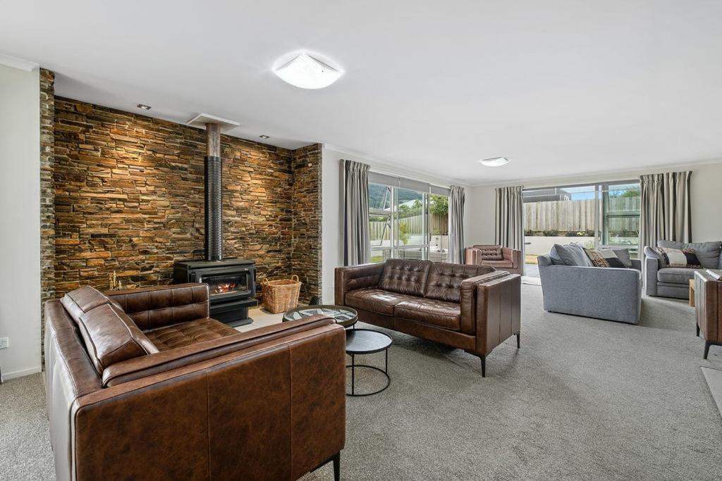 Maison de Maude - Lake Hawea Holiday Home - Housity