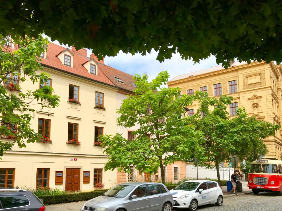 Golden Wood Apartments - Housity