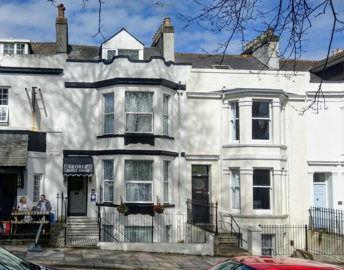 The George Guest House - Housity