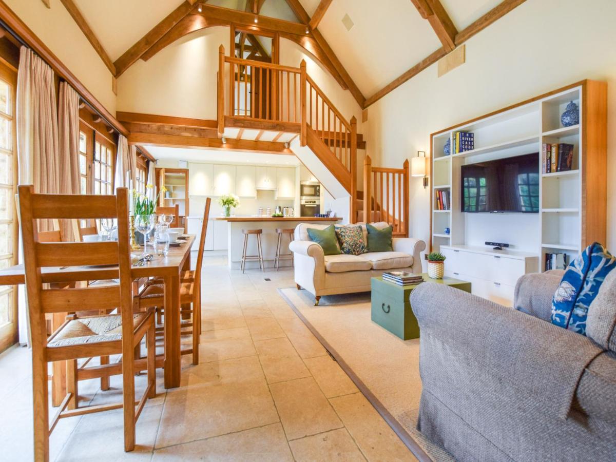 Coach House, Saintbury - Housity