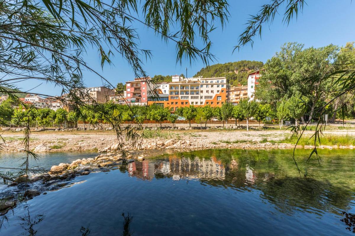 Hotel Rosaleda del Mijares - Housity