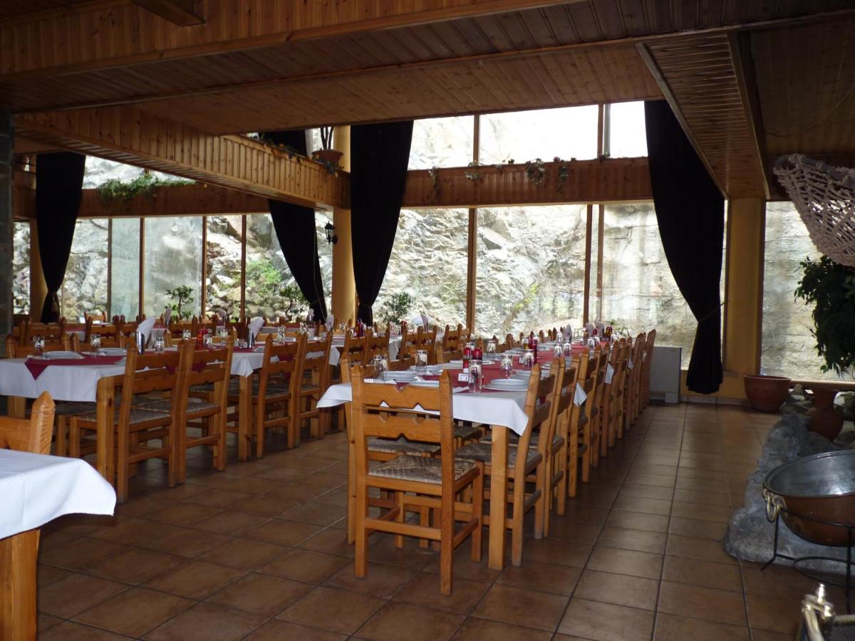 Mountain Rose Hotel & Restaurant - Housity