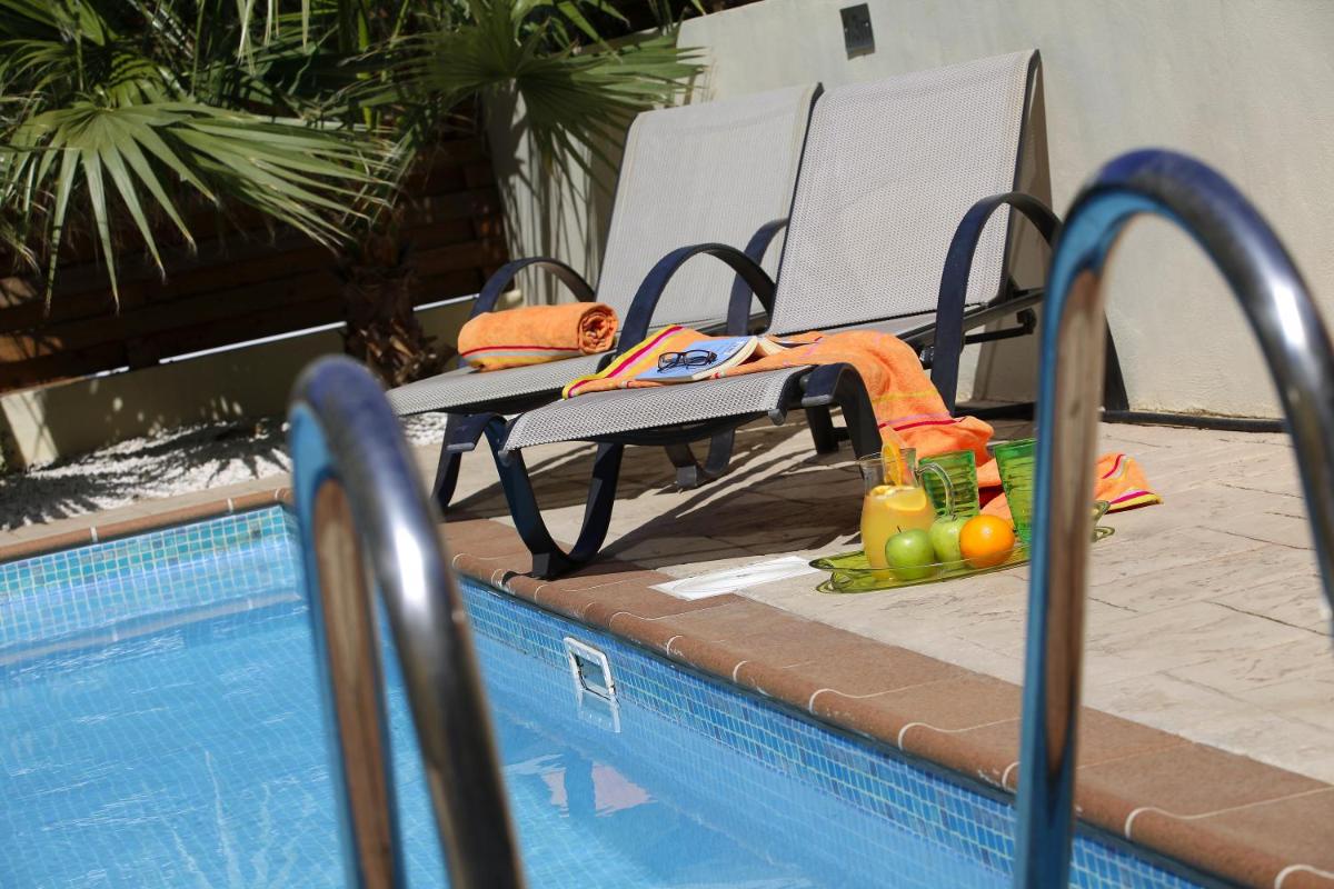 Villa Clover - Housity