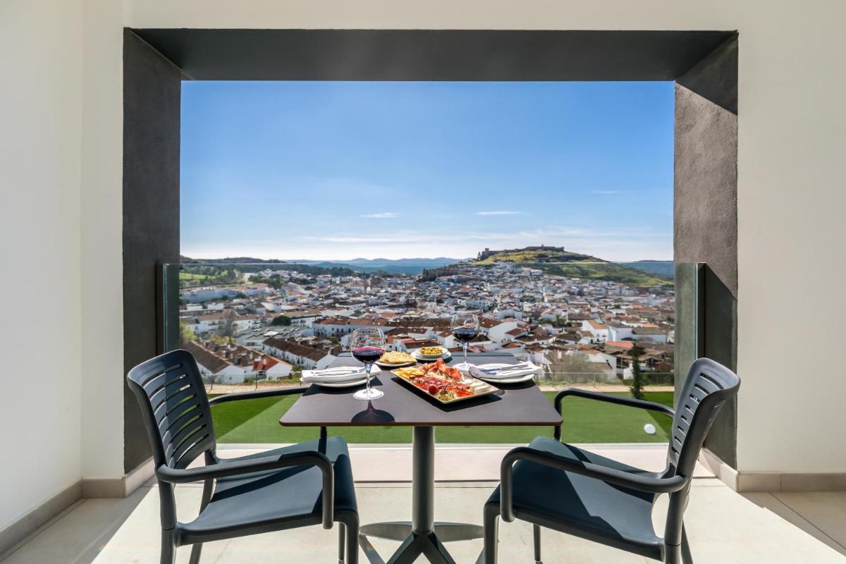 Comida en o cerca de este hotel