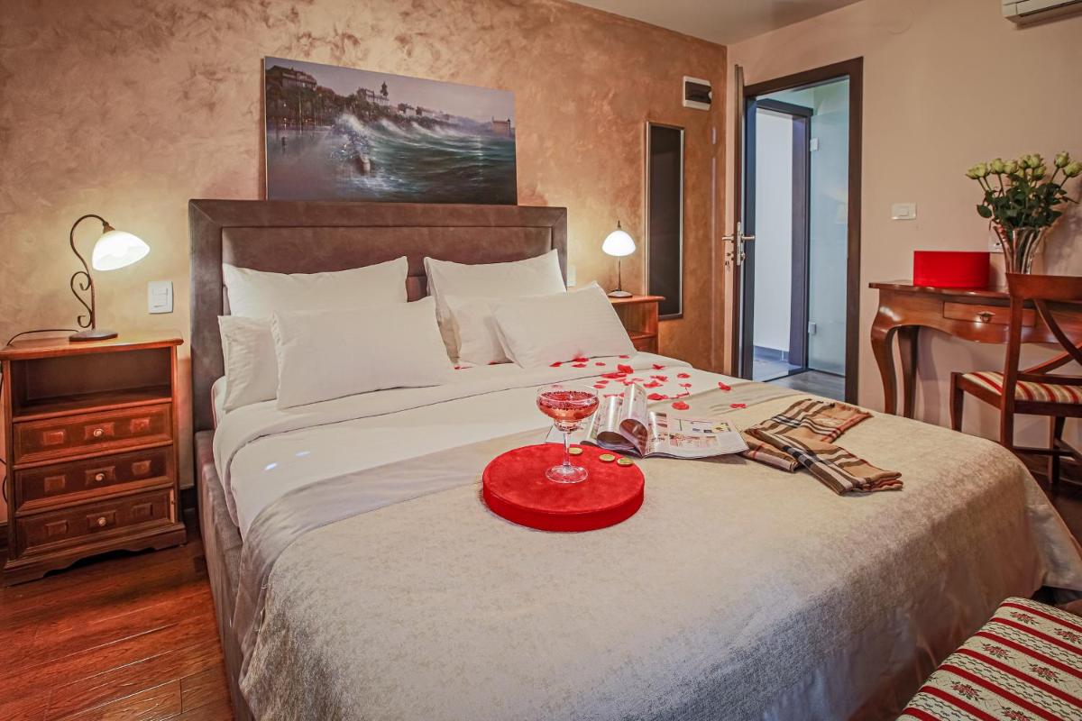 Theatre luxury rooms - Housity