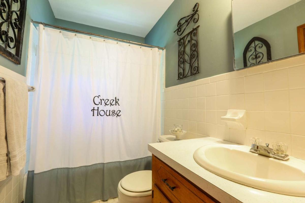 Creek House - Housity