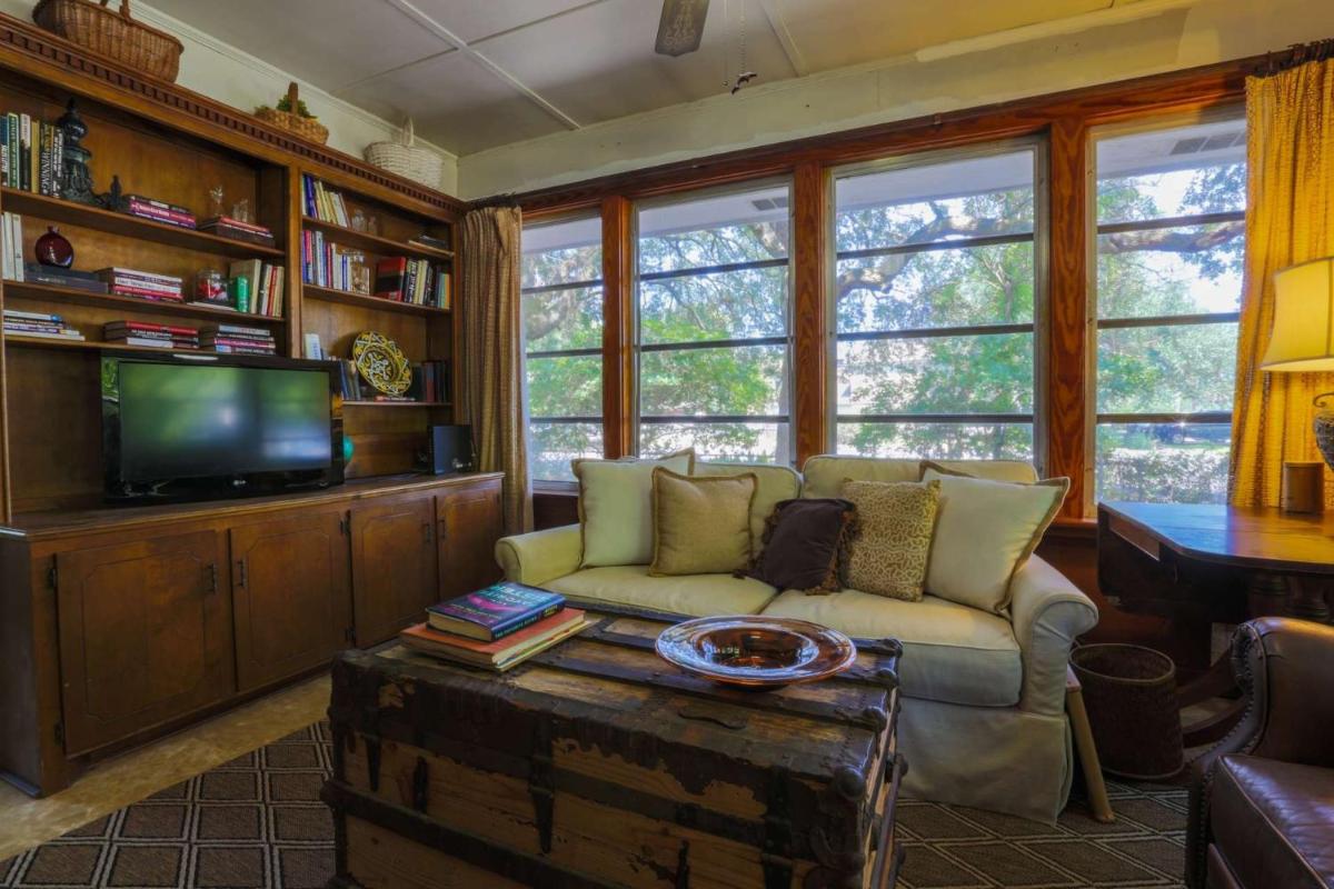 Creek House - Housity