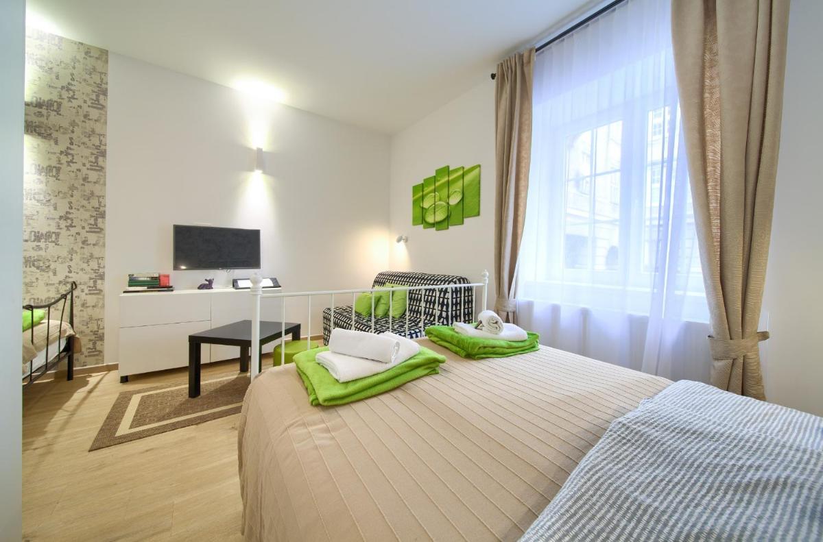 Logo apartments 5 min walk to main square - Housity