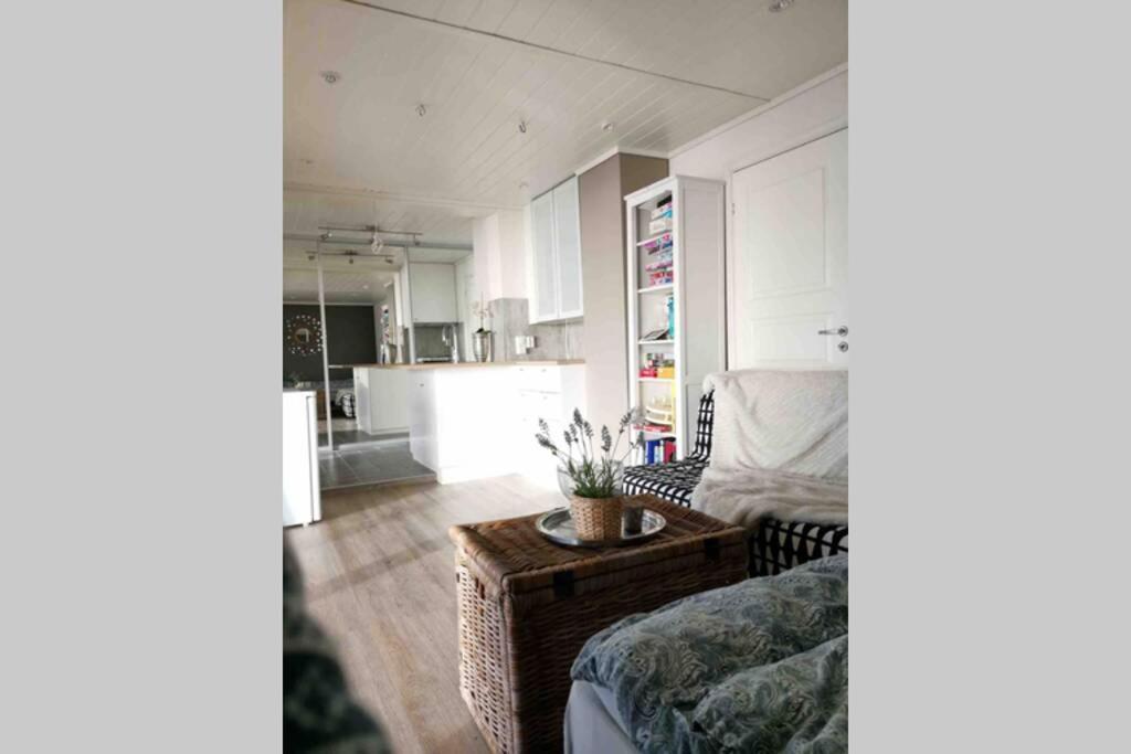 Panoramaresort in Hardangerfjord with boat to rent - Seaside Studio for 4 personer - Housity