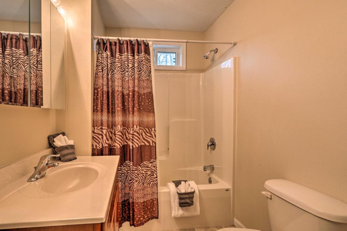 6 Mi to Skiing Family Poconos Home w Decks! - Housity