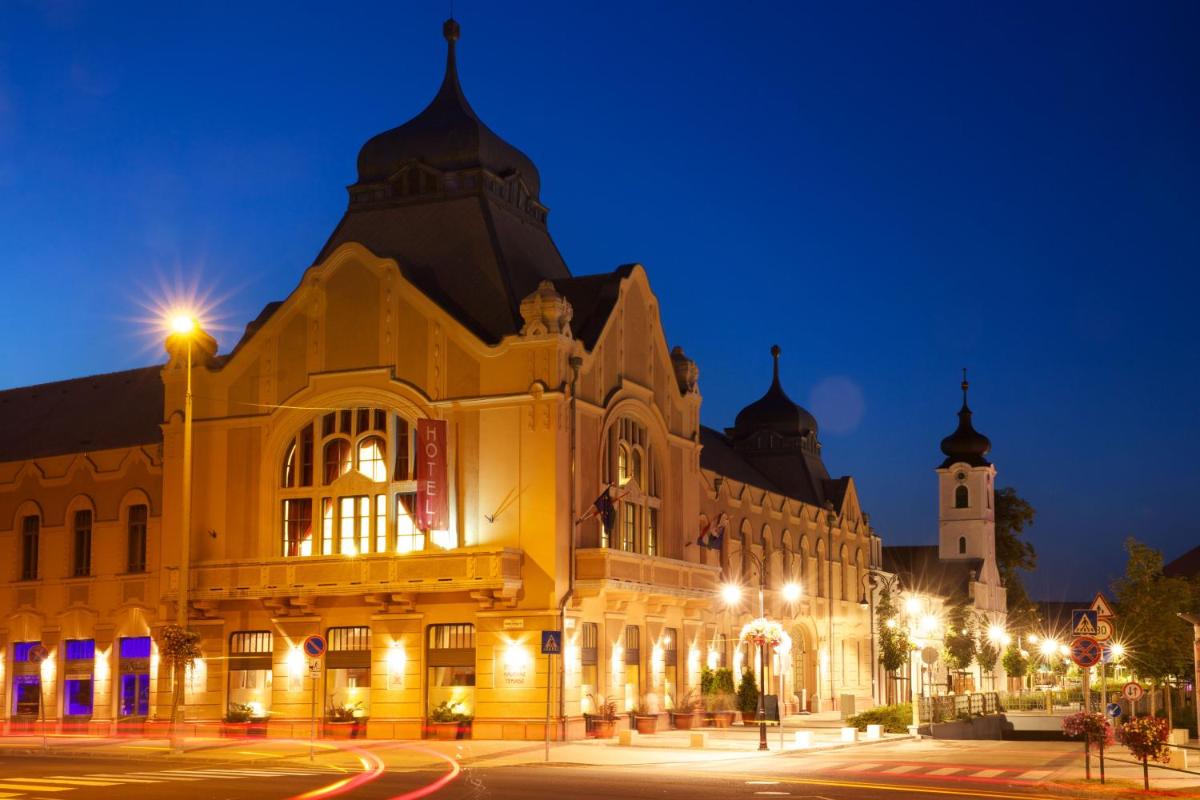 Hotel Queen Elizabeth Superior - Housity