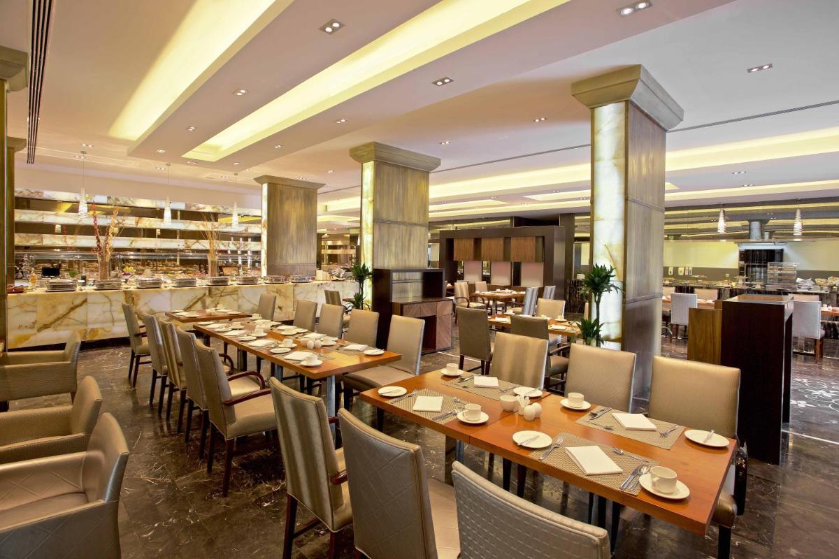Crowne Plaza Jeddah, an IHG Hotel - Housity