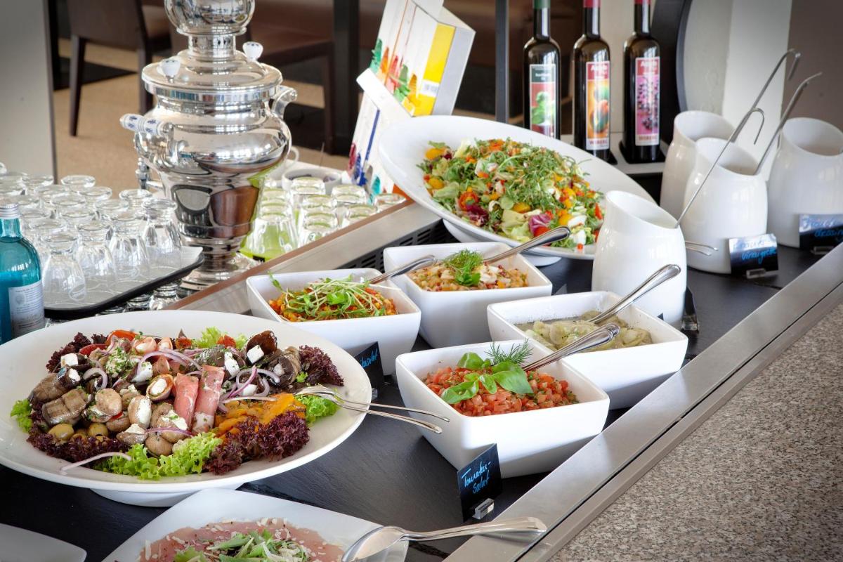 Willow Hotel Restaurant - Housity