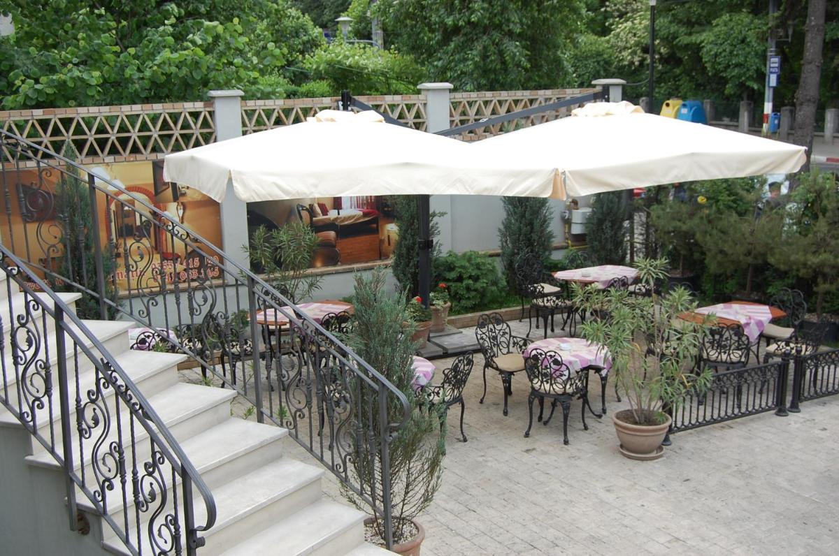 Pensiunea Antique - Housity