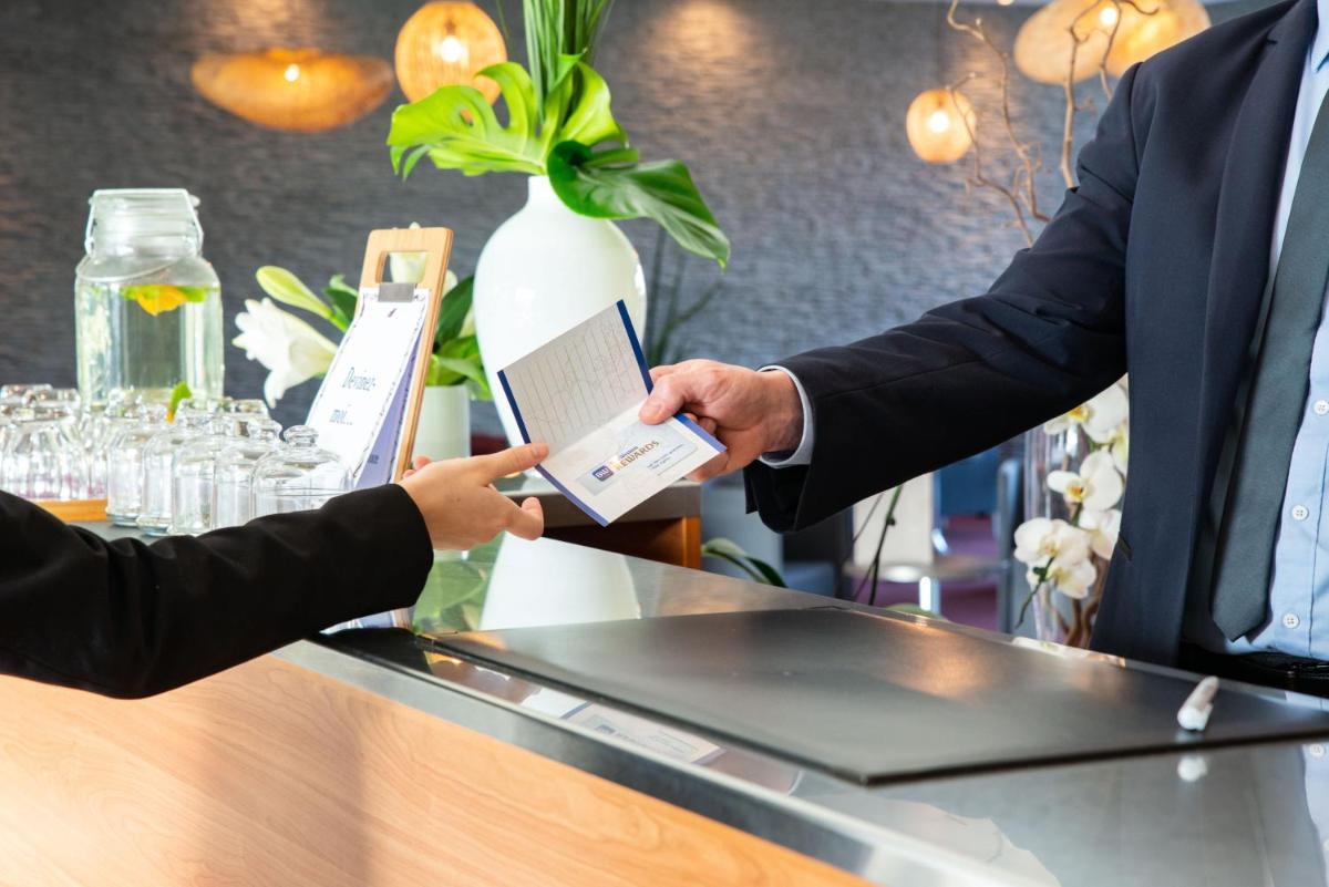 Best Western Plus Paris Velizy - Housity