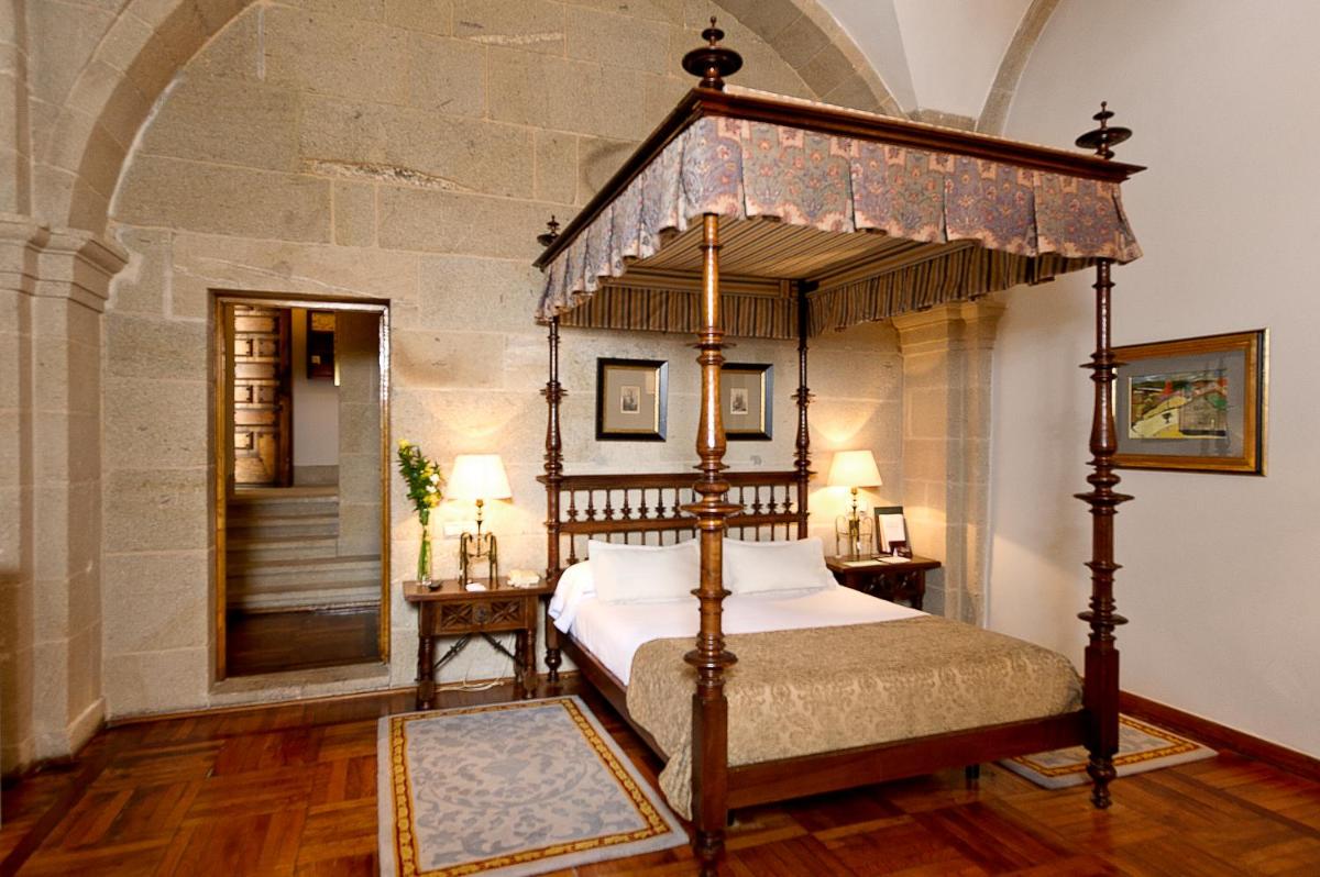 Suitetrails - Parador de Santiago - Hostal Reis Catolicos