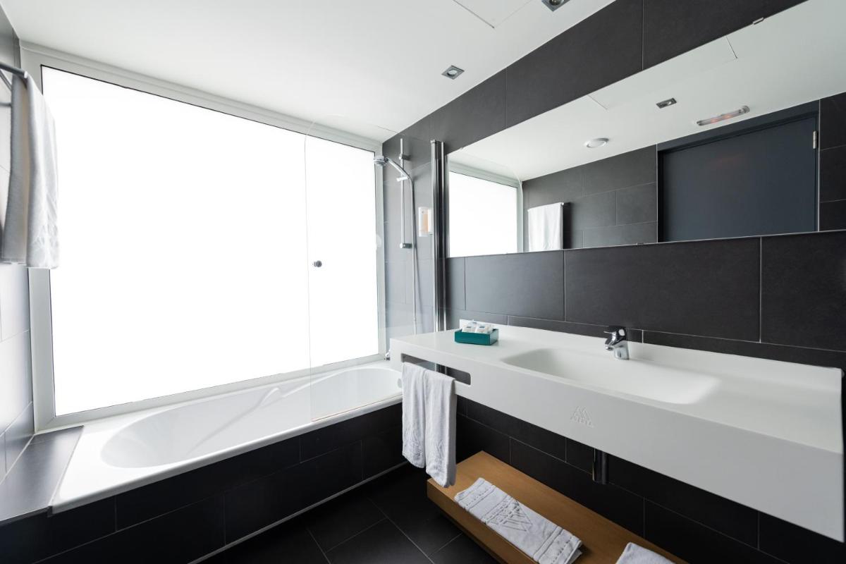 Un baño de Atenea Port Barcelona Mataró
