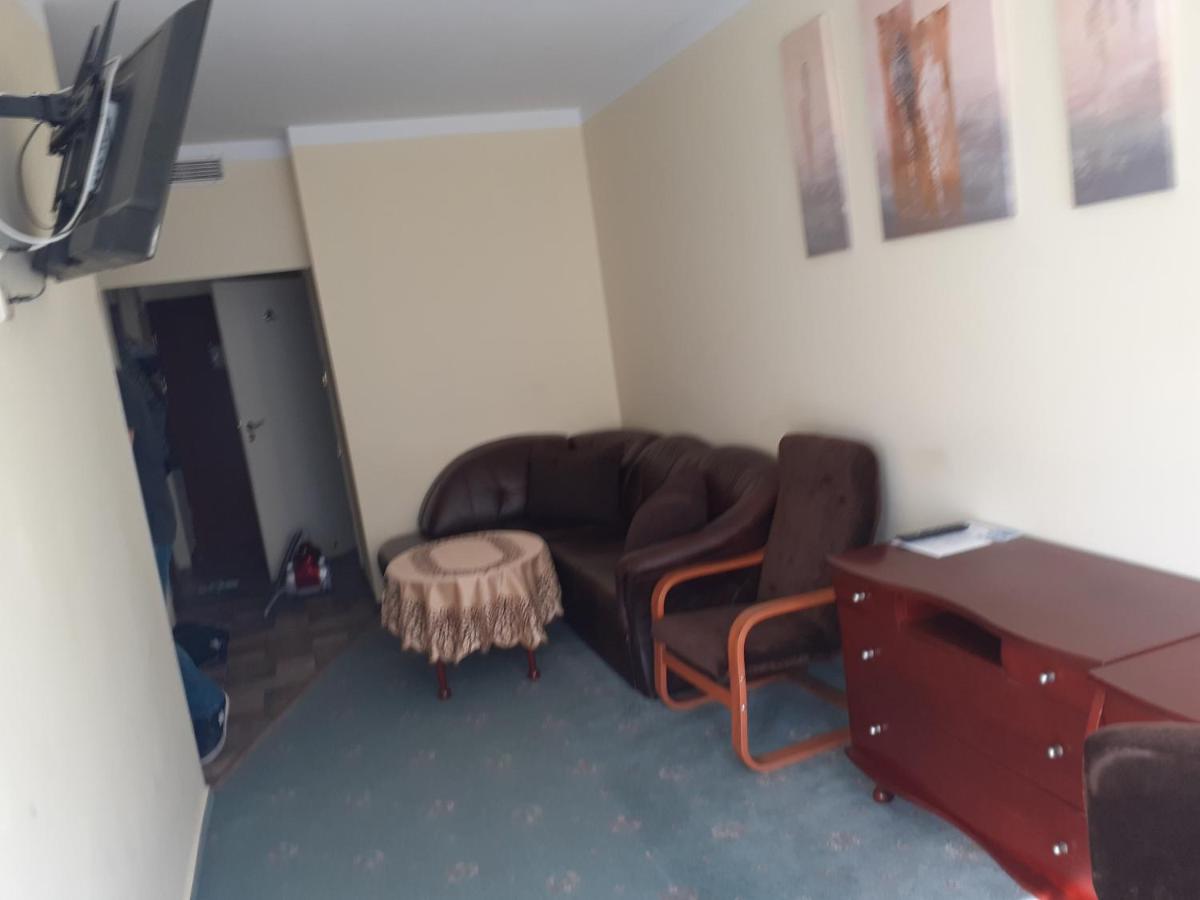 Kołobrzeg-hotel Polonia apartament 207 - Housity
