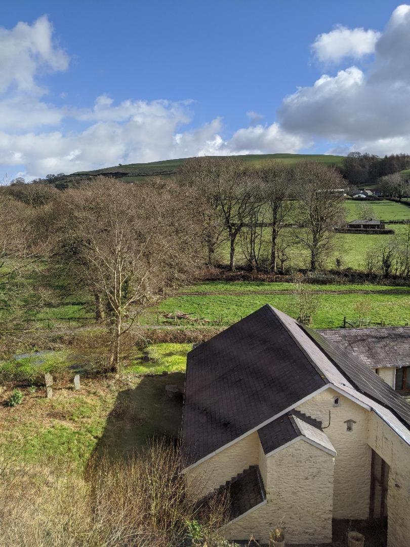 Glan Brennig - Housity