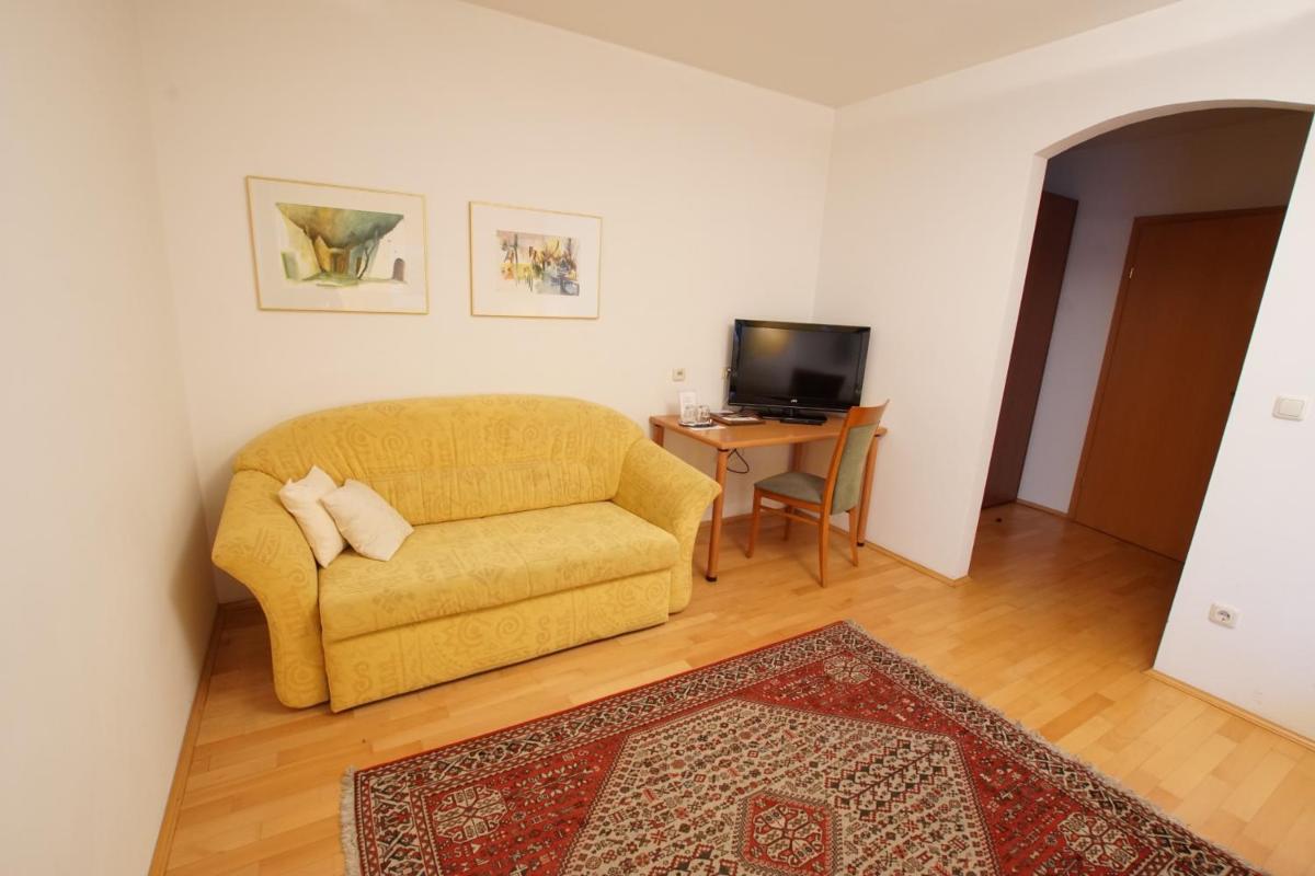 Pension Christina - Housity
