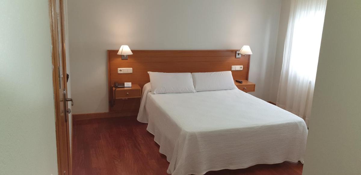 Hotel Arteixo - Housity