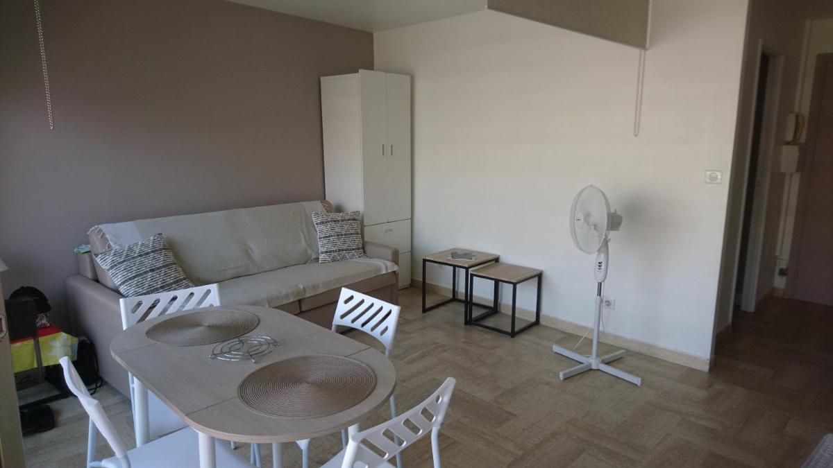 Beau studio vue Mer Cannes - Housity