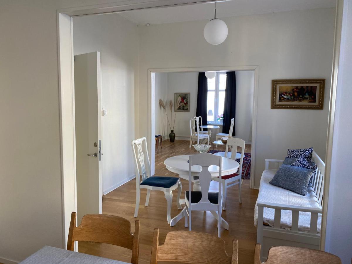 Vänersborgs Vandrarhem - Housity