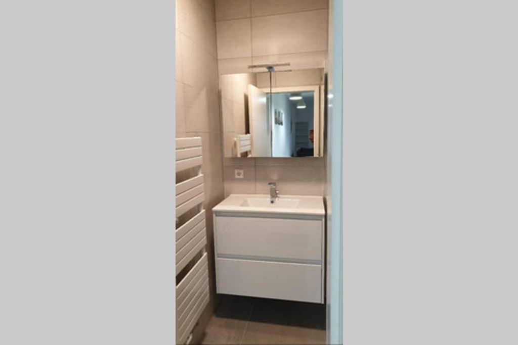Trendy New and large 3 Beds (90m2) in City Center - Housity