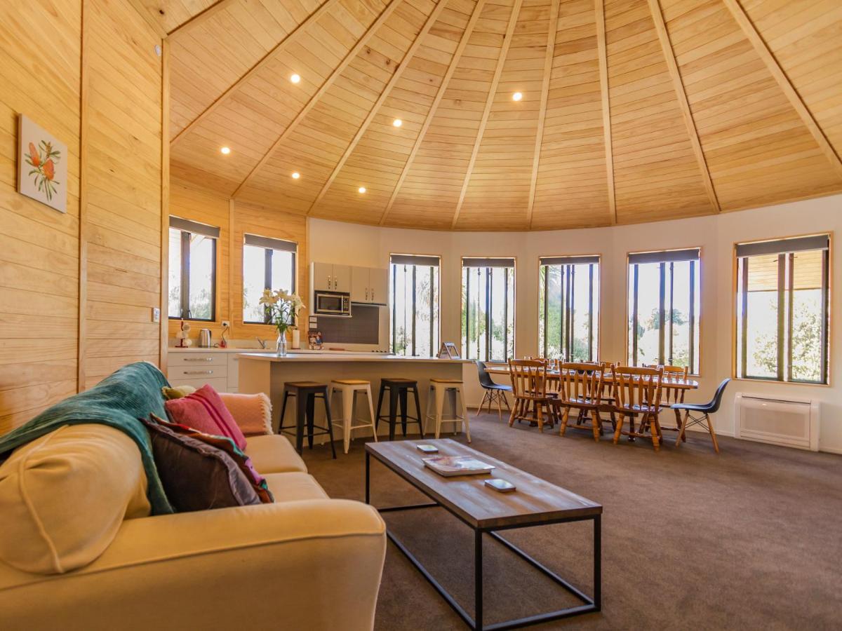 The Snowglobe - Ohakune Modern Yurt Style Chalet - Housity