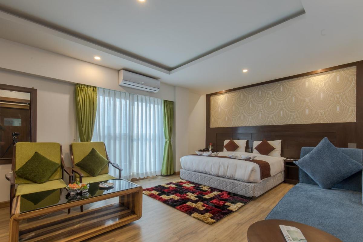 Mourya Hotel - Housity
