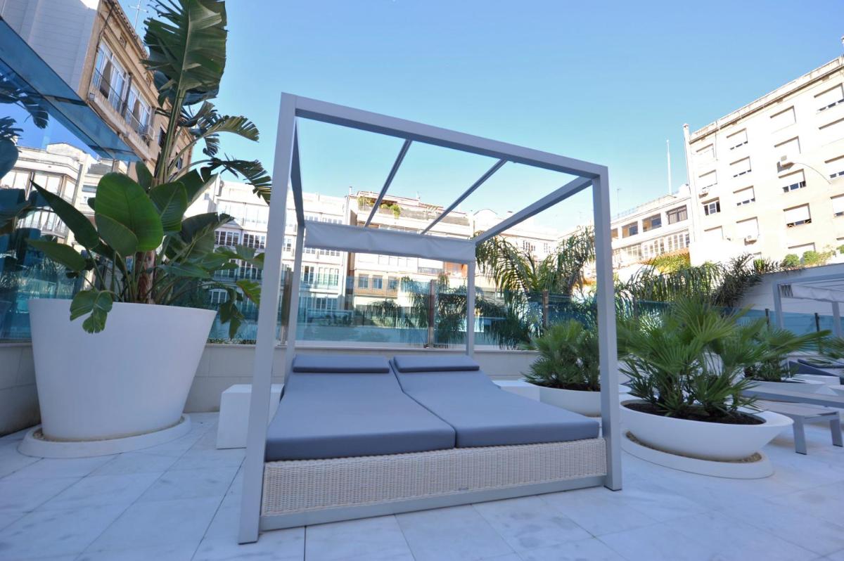 Un balcón o terraza de Hotel Indigo Barcelona - Plaza Catalunya 4Sup by IHG