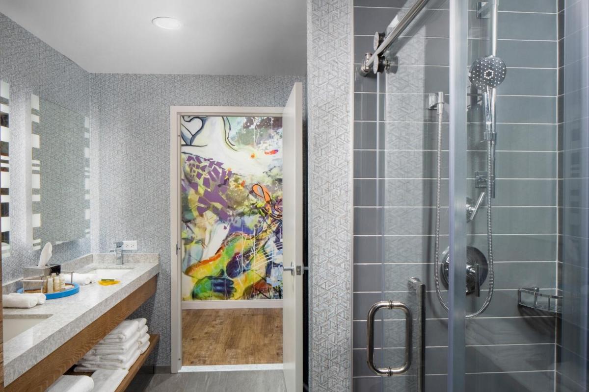 Hotel Indigo Gainesville-Celebration Pointe by IHG - Housity