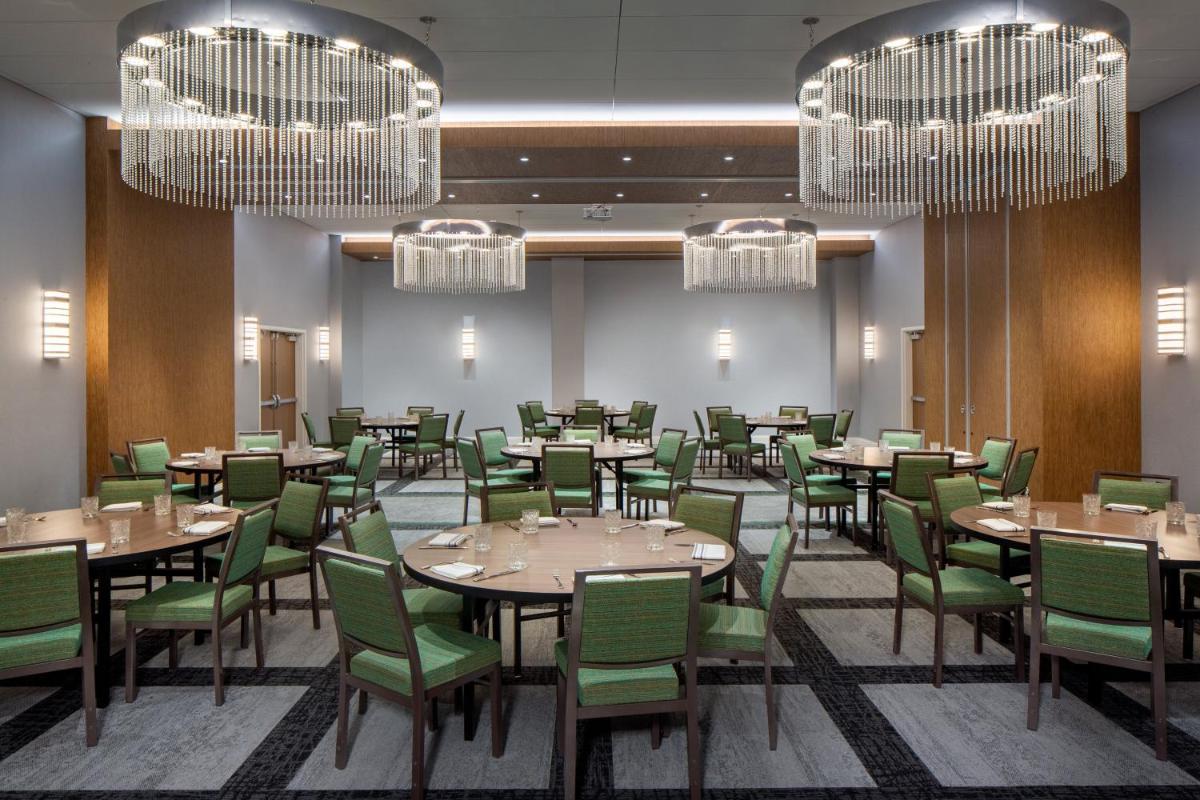 Hotel Indigo Gainesville-Celebration Pointe by IHG - Housity