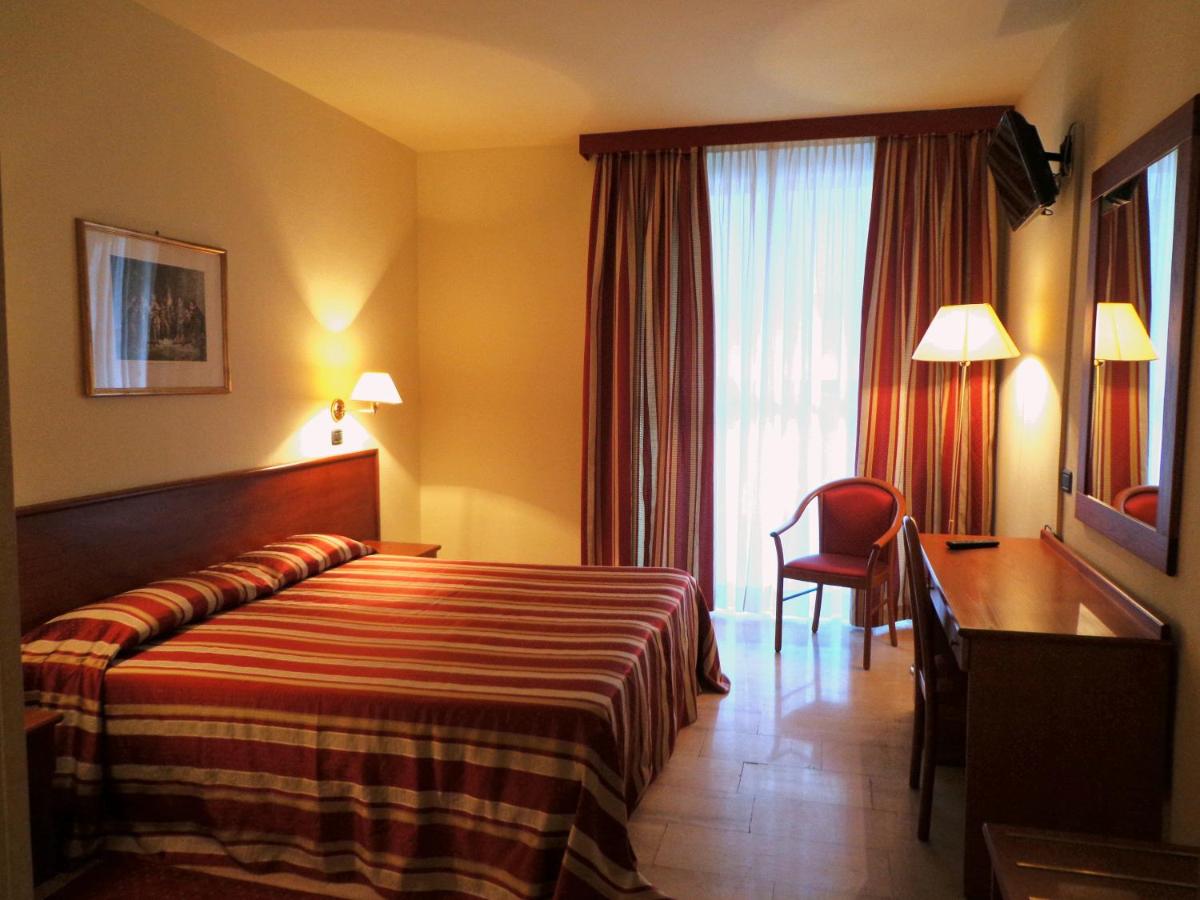 Hotel Select - Housity