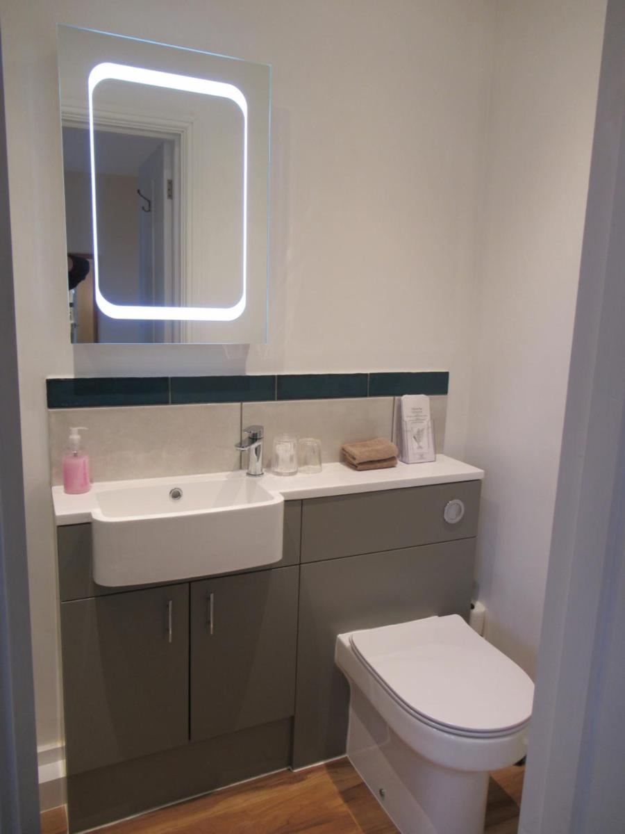 Acorn Guest House - Housity