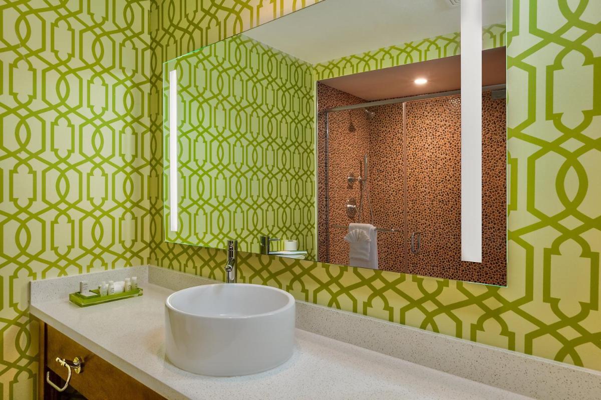 Hotel Indigo Anaheim, an IHG Hotel - Housity