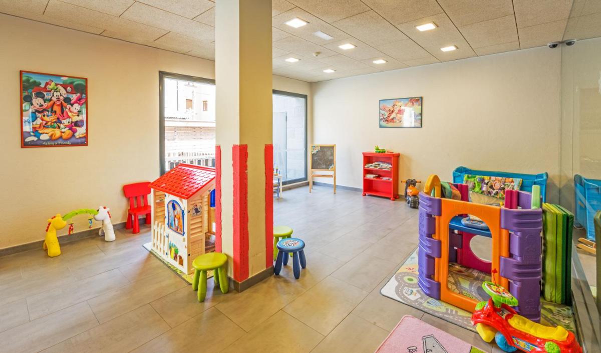 Club infantil en Aparthotel Trainera