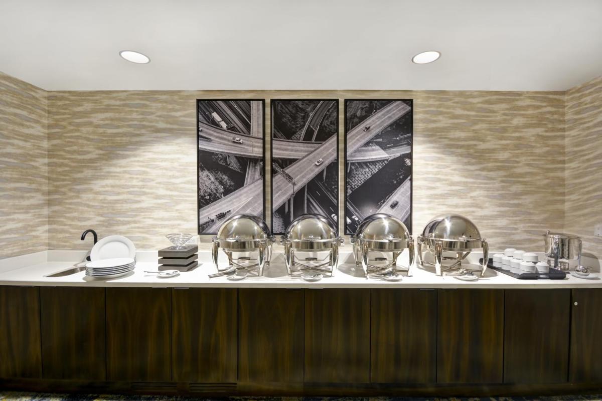 Hotel Indigo Kansas City - The Crossroads by IHG - Housity