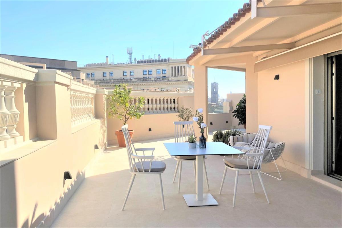 Un balcón o terraza de Lamaro Hotel