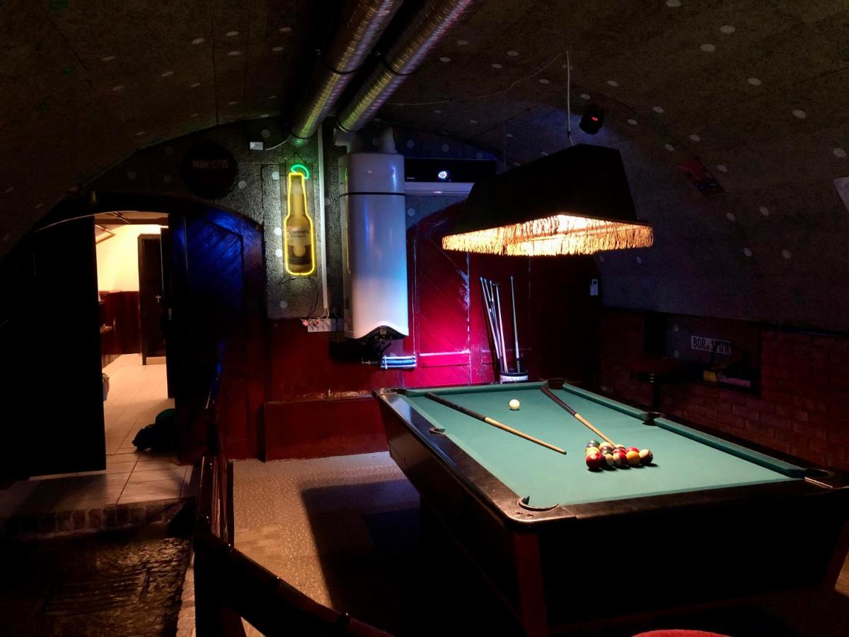 whole basement former pub 5 for Stag do - Housity