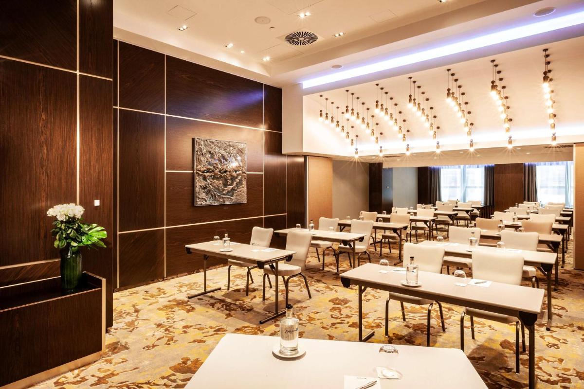 Radisson Blu Béke Hotel, Budapest - Housity