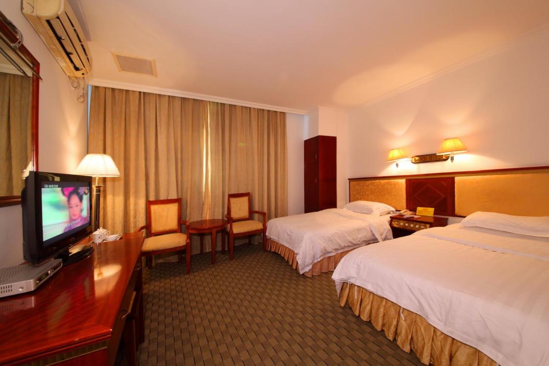 Bao Li Feng Hotel - Housity