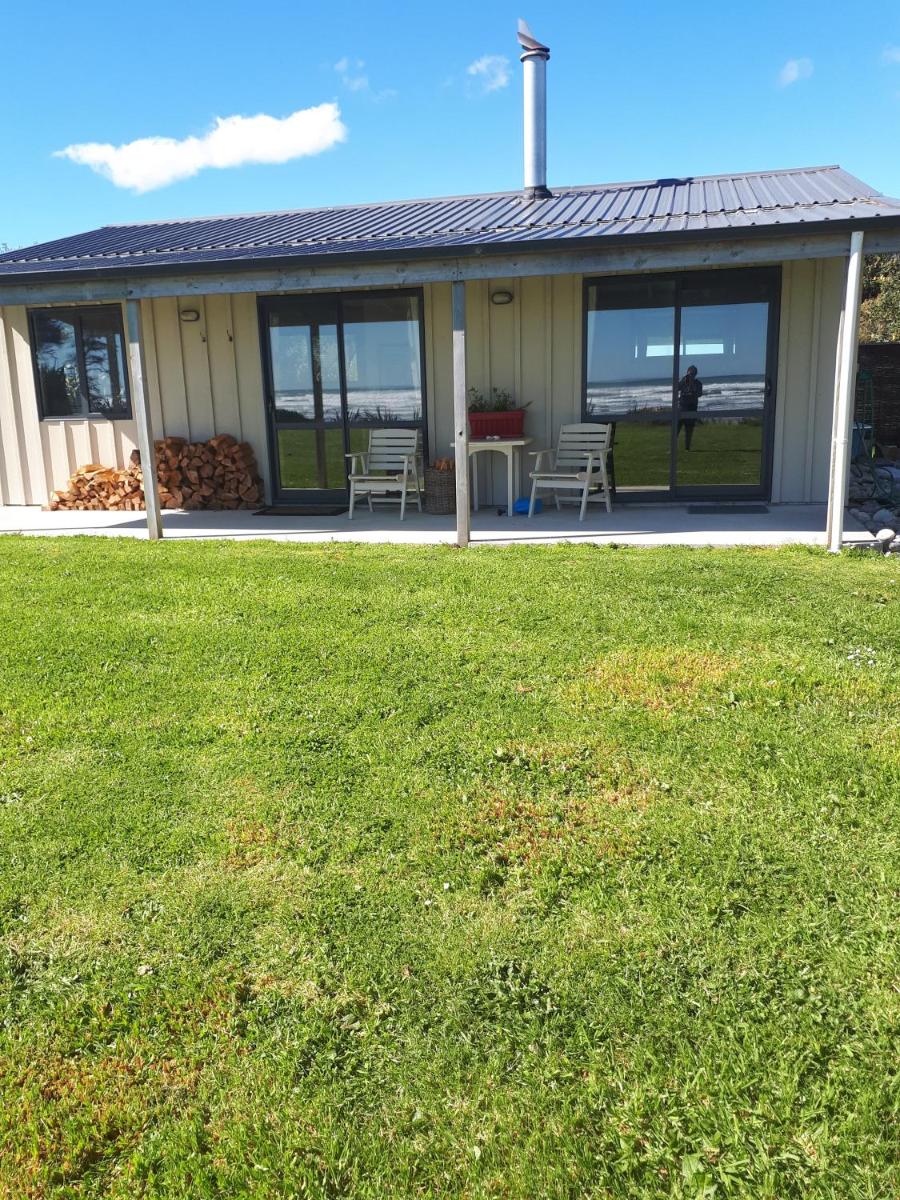 Beach front cottage - Housity