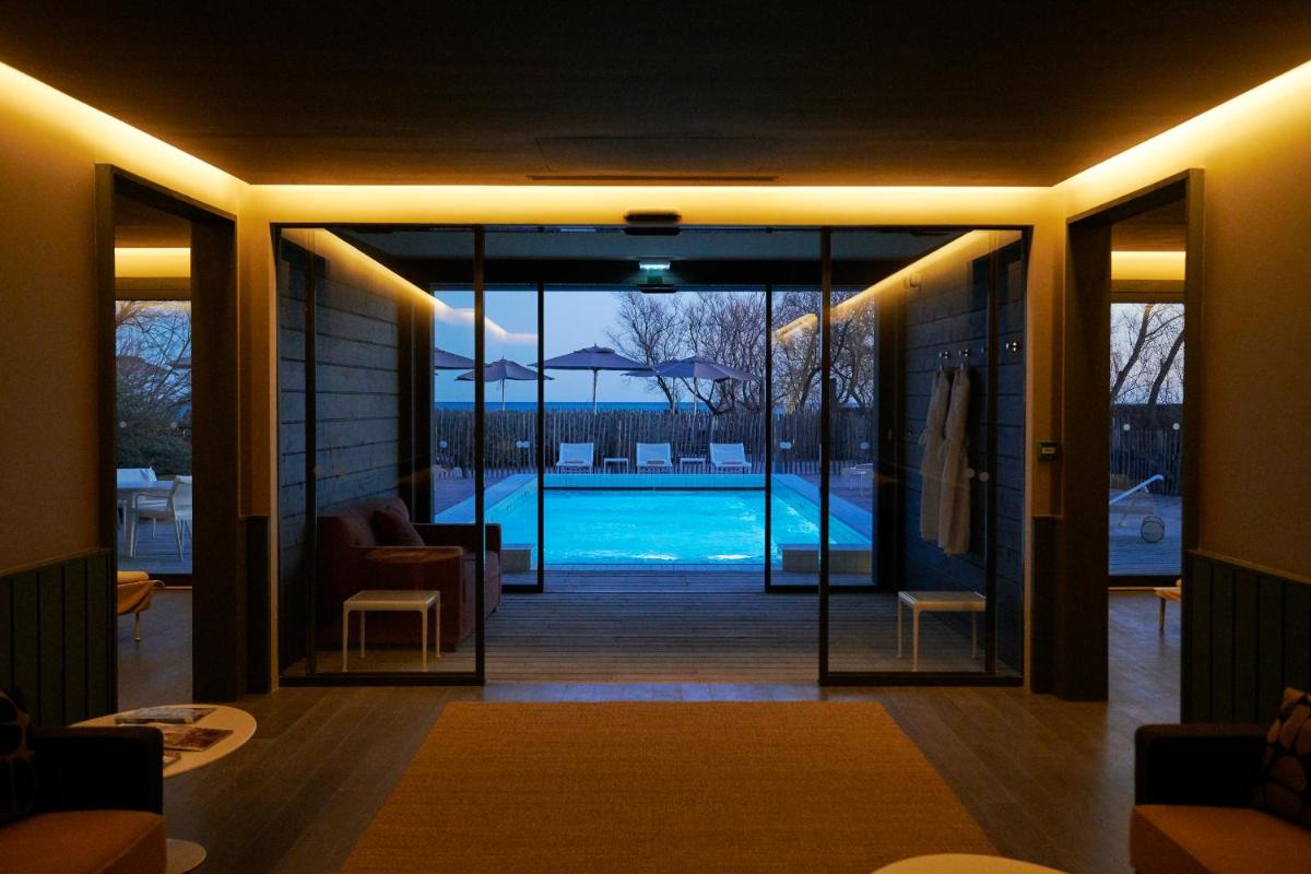 Piscine de l'établissement Hôtel Plage Palace & Spa ou située à proximité