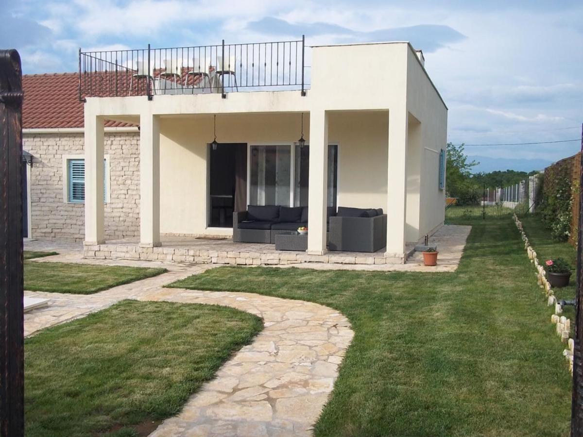 Attractive Holiday Home in Zadar with Private Swimming Pool - Housity