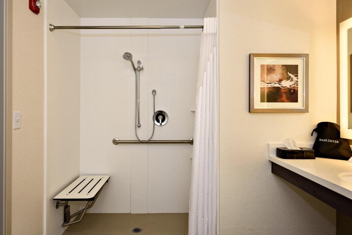 Holiday Inn St. George Convention Center by IHG - Housity